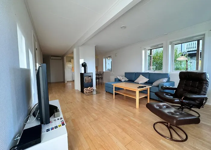 Cozy With Outside Terrace *